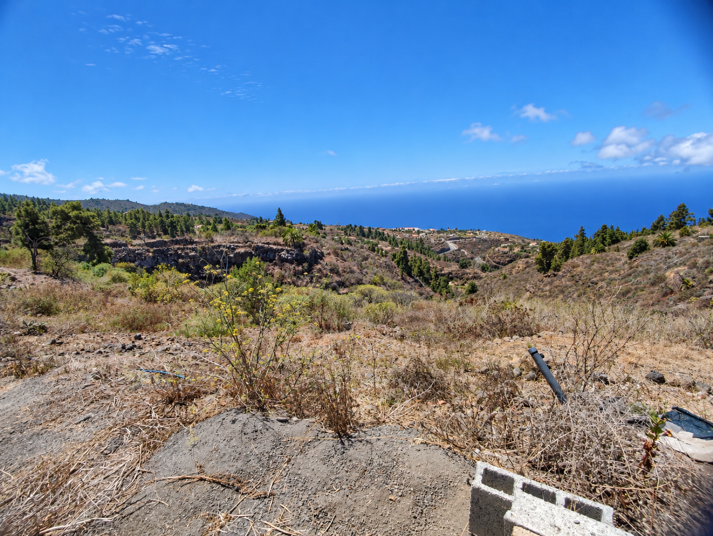 Vistas desde la parcela hacia el paisaje y el Atlántico